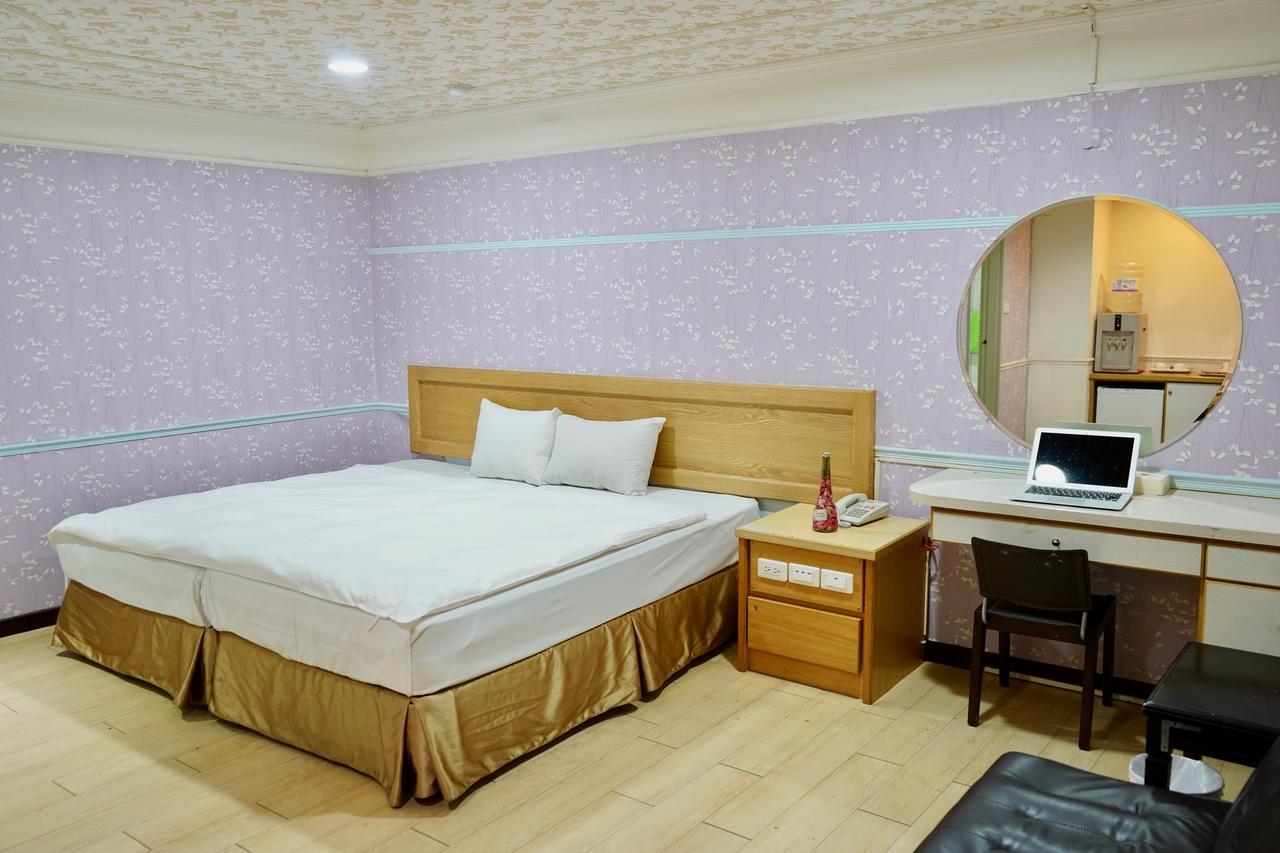 Fun House - Douliu Branch Hotel Exterior foto