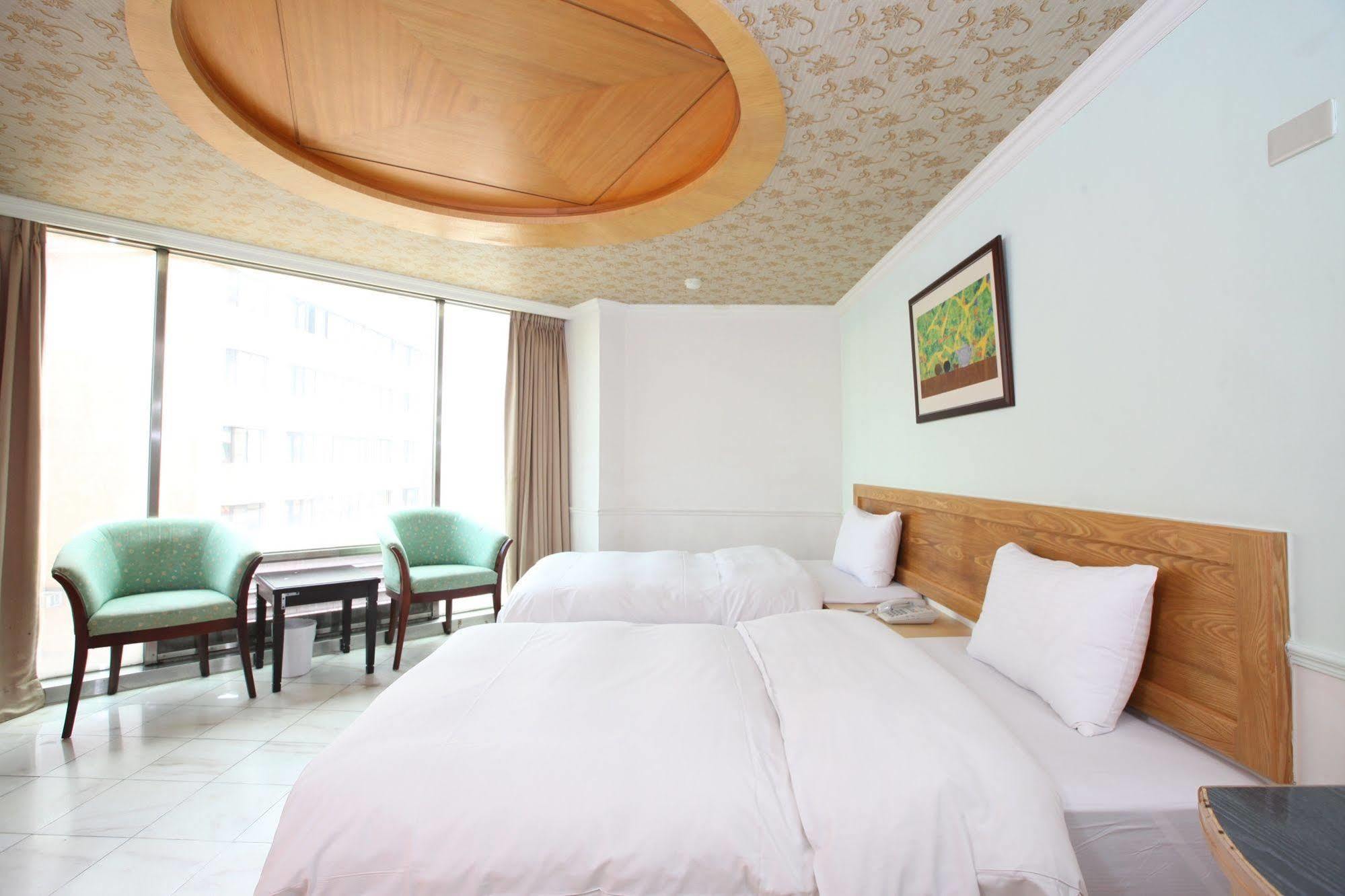 Fun House - Douliu Branch Hotel Exterior foto
