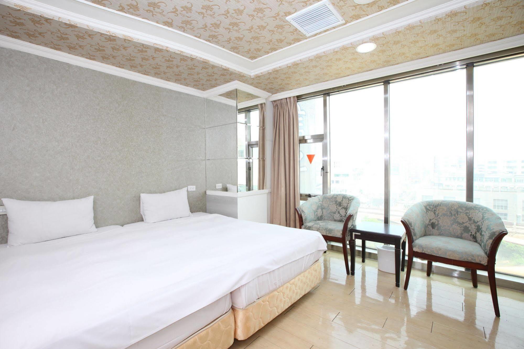 Fun House - Douliu Branch Hotel Exterior foto